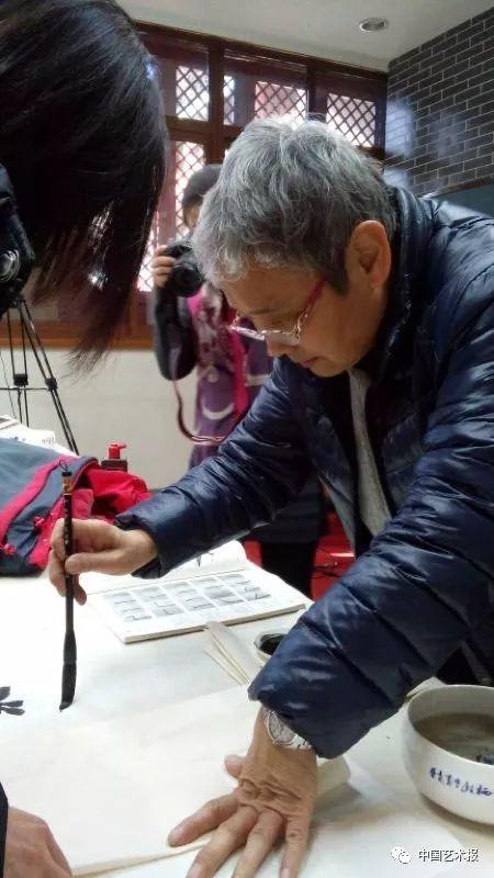 颐和园匾额印章_颐和园匾额到底是谁题写的_颐和园匾额