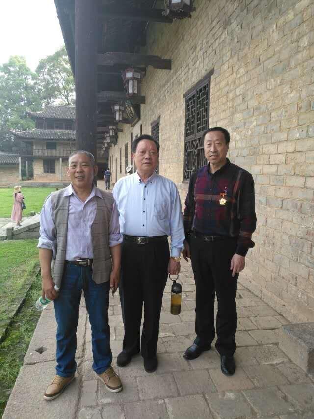 贡院匾额题字_贡元牌匾值钱吗_世贡第匾额