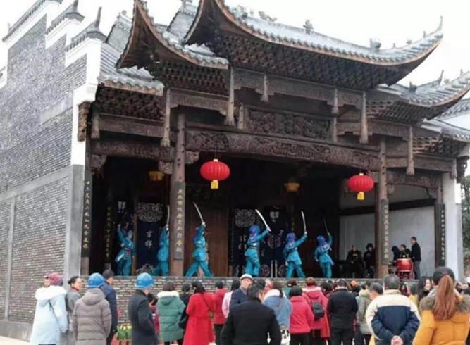 天下第一关匾额朝_启功题书画院扁匾额_匾额怎么量