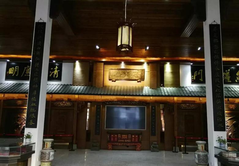 匾额怎么量_天下第一关匾额朝_启功题书画院扁匾额