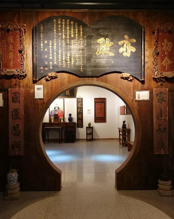 天下第一关匾额朝_启功题书画院扁匾额_匾额怎么量