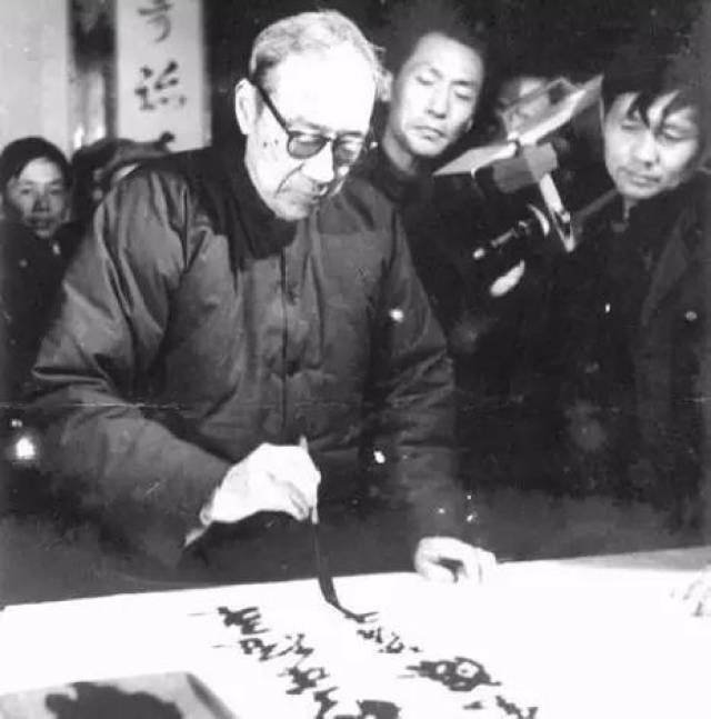 大雄宝匾额_大雄宝殿的匾题什么字_大雄宝殿横匾