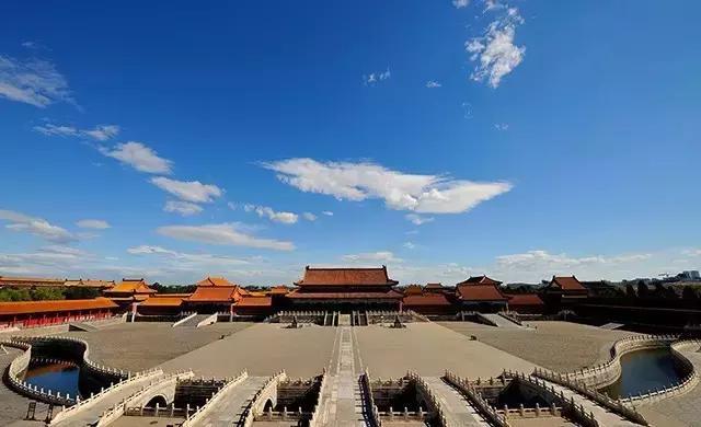 故宫匾额图片_故宫匾额上有一根箭_故宫匾额.