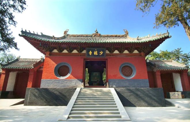 寺庙匾额_寺庙匾额的悬挂方法有哪些_寺庙匾额上题词
