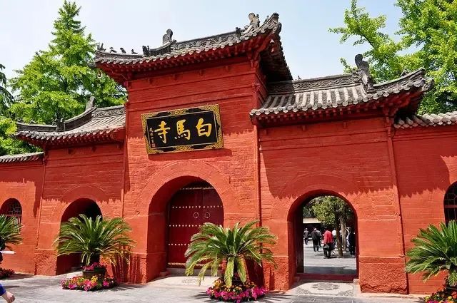 寺庙匾额_寺庙匾额上题词_寺庙匾额的悬挂方法有哪些