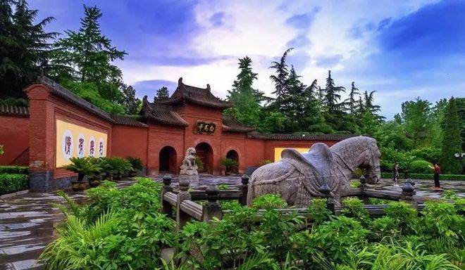 寺庙匾额的悬挂方法有哪些_寺庙匾额上题词_寺庙匾额
