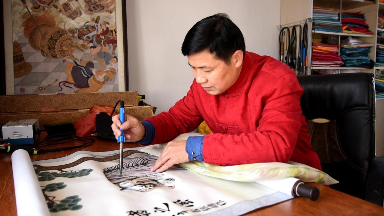 浅浮雕作品 河南淮滨：感知非遗文化魅力 领略布雕画之美