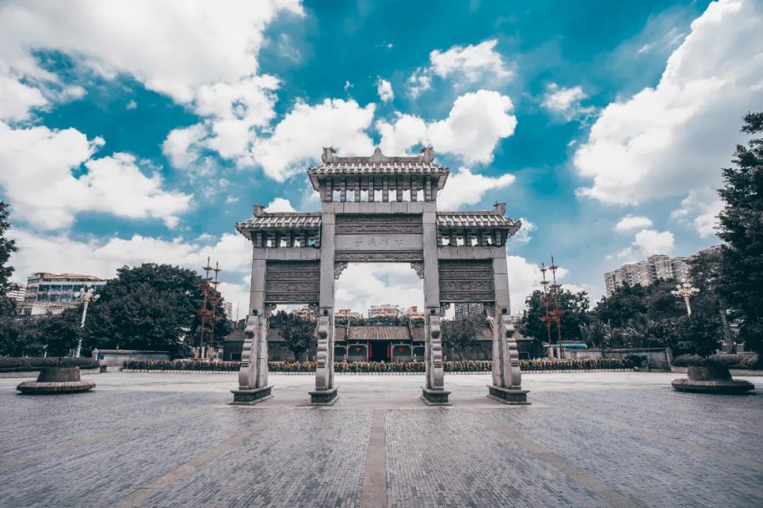 陈家祠牌坊 不出头牌坊