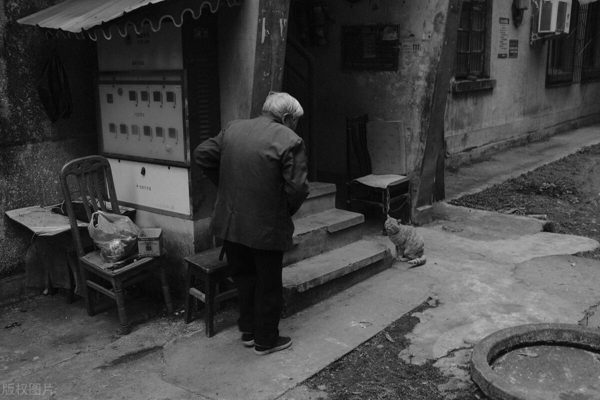 圣水寺求什么_圣水寺斋饭_圣水寺匾额